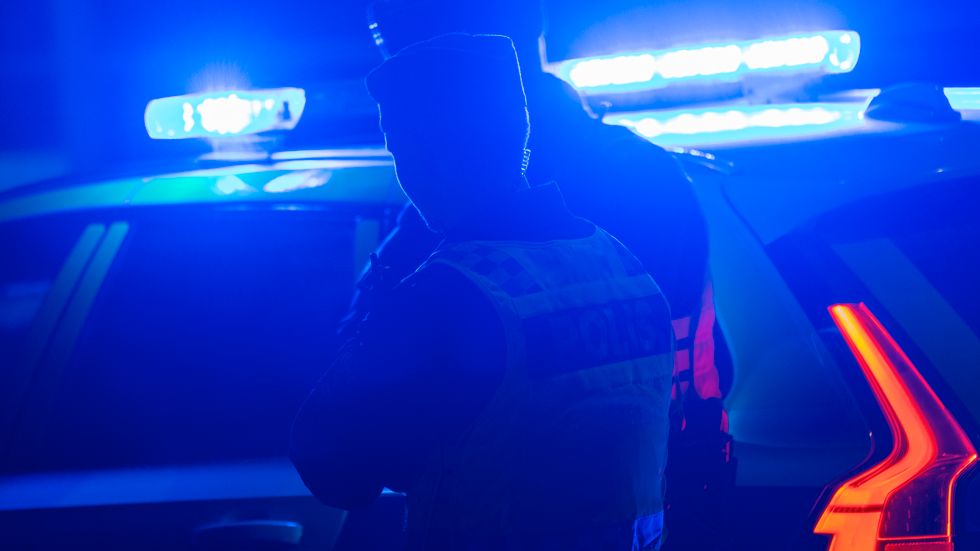 Polisen utreder ett mordförsök efter skottlossning i centrala Husby i nordvästra Stockholm på lördagskvällen. Arkivbild.