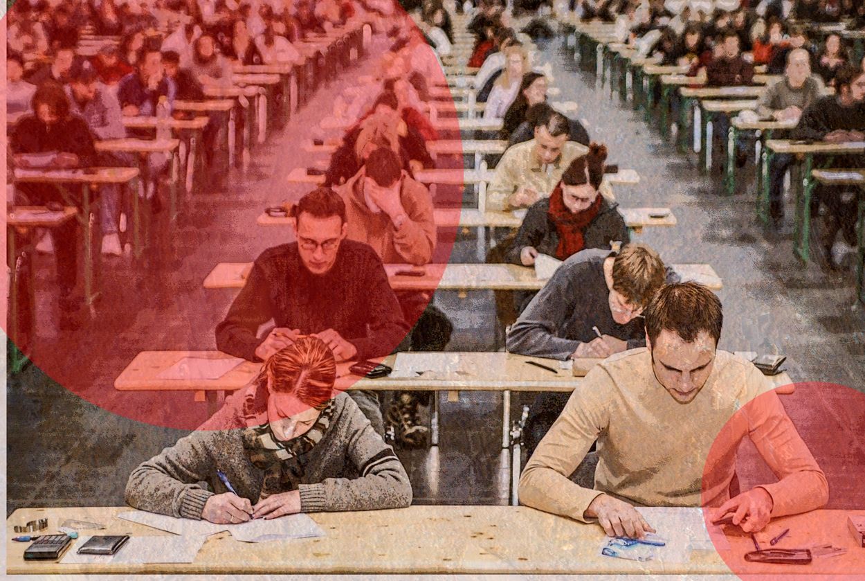 Högskolor och universitet utbildar alltför många, menar den brittiske författaren David Goodhart. Inte alla av dem får en anställning som motsvarar deras utbildningsnivå.