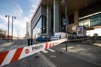 22-åringen som misstänks för skjutningen i ett köpcentrum i Köpenhamn försökte ringa en hjälplinje innan han utförde dådet.