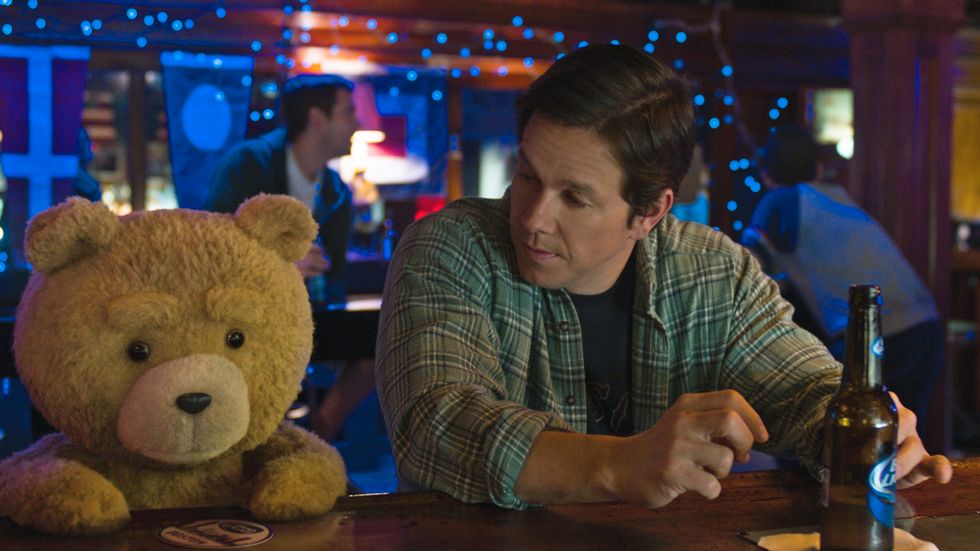 Ted och Mark Wahlberg i ”Ted 2”.