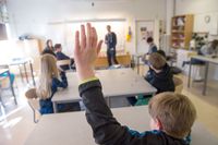 Möjlighet att starta fristående lärarutbildningar och krav på ständig vidareutbildning. Det är två av Moderaternas förslag för att stärka läraryrket i Sverige.