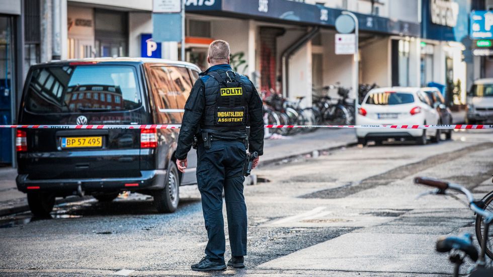 Polisen undersöker ett misstänkt föremål i Köpenhamn.