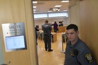 Häktningsförhandlingarna mot tre misstänkta för terroristbrott ägde rum i Solna tingsrätt.