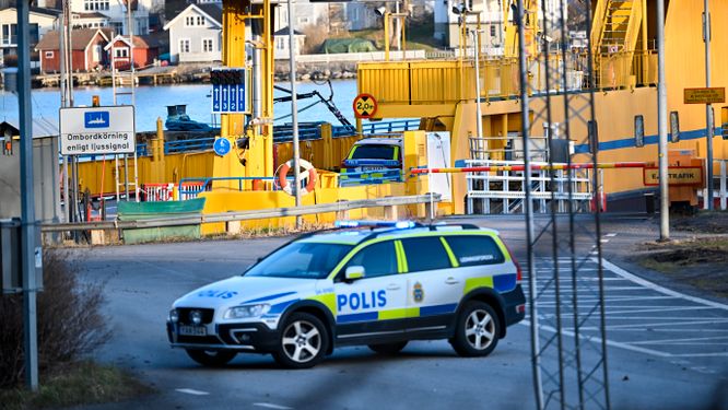 Ett stort räddningspådrag inleddes i Furusund efter olyckan.