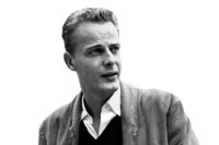 Författaren Bengt Söderbergh debuterade 1948 med ”Den förstenade” och blev snabbt en av de unga lovande författare som hyllades av kritikerna. 