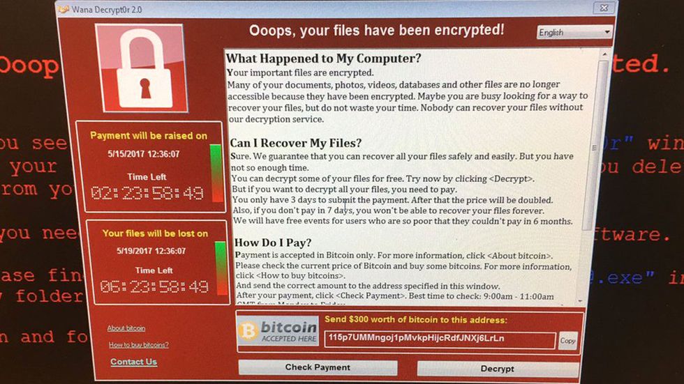 Den skadliga koden krypterar datorns filer och begär en lösensumma för att låsa upp systemet.