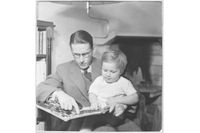 Hugo Lagercrantz med sin pappa Rutger som hade vårdnaden om honom och hans syskon.