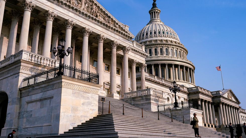 Förhandlingarna om höjningen av USA:s skuldtak fortsatte i Washington på onsdagen.