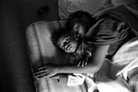 Syskonen i Jesmyn Wards roman ”De dödas sång” lever båda under ständigt hot om våld från de pedagogiskt oförmögna föräldrarna. Bilden är från ett fotoreportage från 1994 om bland annat barnfattigdom i USA.