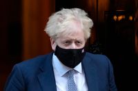 Besvärligt för Boris Johnson som kalasat mitt under pågående pandemirestriktioner. Arkivbild.