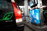 Biogasbilar är förutom eldrift det miljövänligaste motoralternativet, och bilar som kan drivas på sopor har gett Volvo mycket positiv uppmärksamhet. 