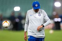 Chelseatränaren Maurizio Sarri blev arg över att inte få tid till träning av fasta situationer, utan medier på plats, på finalarenan i Baku.