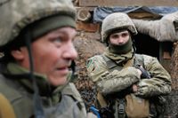 Amerikanska hjälmar och missiler är viktiga för de ukrainska soldater som kämpar mot separatister. 