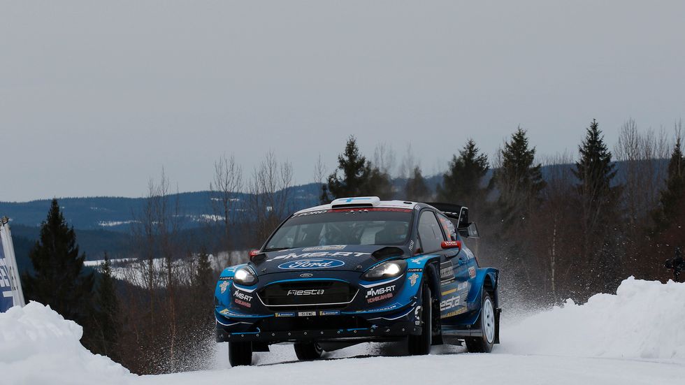Efter sex körda specialsträckor under fredagen leder finländaren Teemu Suninen Svenska rallyt. Han har aldrig tidigare vunnit ett WRC-rally.