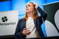 Annie Lööf meddelar på en pressträff i riksdagen sin avgång som partiledare för Centerpartiet.