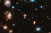 Nasas James Webb-rymdteleskop har fångat vad som ser ut som ett frågetecken i "närheten" av stjärnorna Herbig-Haro 46/47. Stjärnorna ligger i Vela-konstellationen 1 470 ljusår bort från jorden.