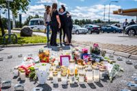 En tolvårig flicka dog efter att hon skottskadades vid en bensinmack i Botkyrka i augusti 2020.