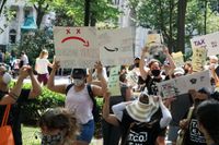 Protester utanför Amazons grundare Jeff Bezos hus i New York den 9 augusti. Demonstranterna kritiserar hur anställda har behandlats i coronakrisen. 