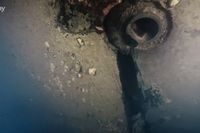 Dokumentärserien från Discovery visar ett hål i skrovet på fartyget.
