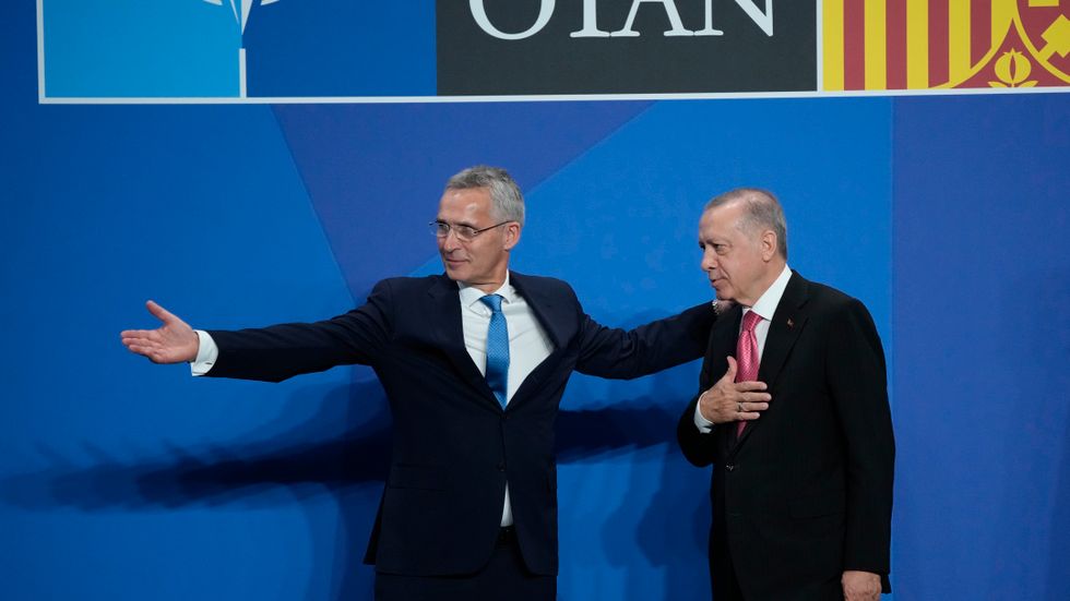 Natos generalsekreterare Jens Stoltenberg och Turkiets president Recep Tayyip Erdogan under Natomötet i Madrid i somras. 