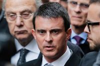 Frankrikes premiärminister Manuel Valls säger att landet den senaste månaden avvärjt fem terrorattacker.