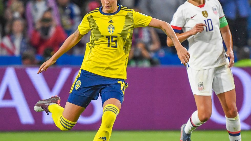 Nathalie Björn, tidigare U23-landslagets kapten, fick starta två matcher i fotbolls-VM: mot USA i gruppspelet (bilden) och i bronsmatchen mot England.