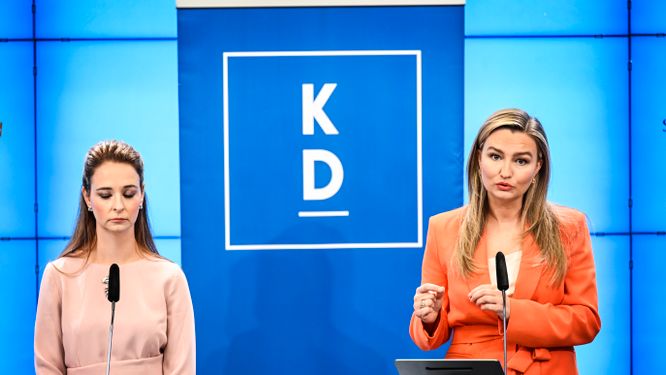 Partiledare Ebba Busch (KD) och Kristdemokraternas toppkandidat till EU-valet, Alice Teodorescu Måwe (KD) presenterar partiets EU-valkampanj.