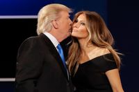 Donald Trumps fru Melania Trump har reagerat starkt efter fimklippet med sin man.