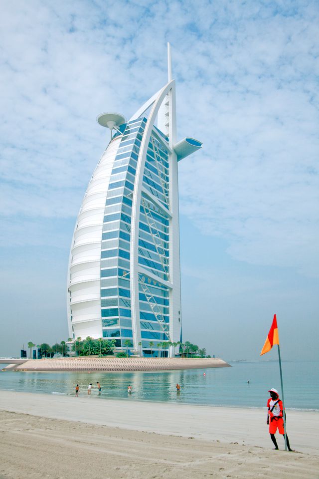 Burj Al Arab Jumeirah är världens enda sjustjärniga hotell. 