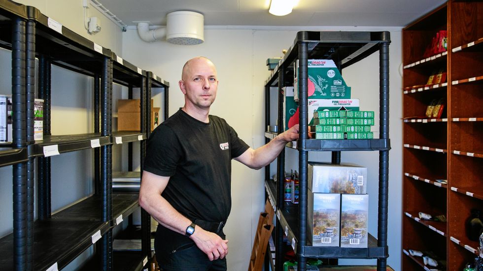 Fredrik Qvarnström driver Överlevnadsbutiken i Stockholm.
