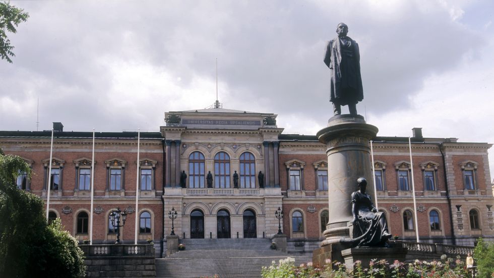 Uppsala universitet vaktad av professorn och skalden Erik Gustaf Geijer. 