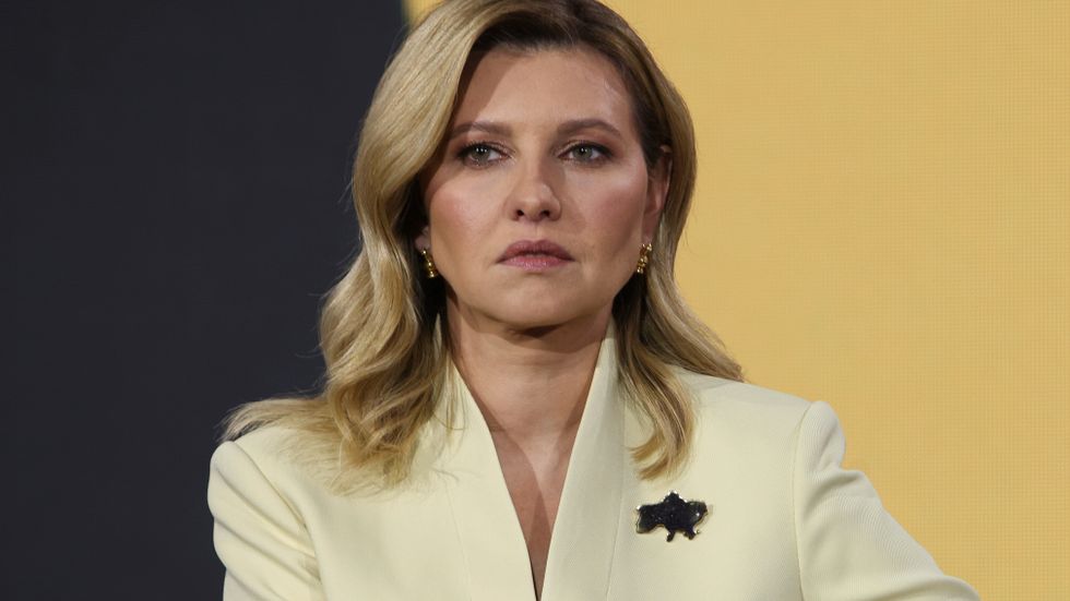 Olena Zelenska, gift med Ukrainas president Volodymyr Zelenskyj, under ett säkerhetsforum i Polens huvudstad Warszawa i oktober.