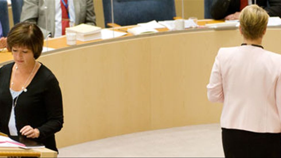 Mona Sahlin (s) i hårt replikskifte med näringsminister Maude Olofsson under den sista partiledardebatten innan sommaren 2008.