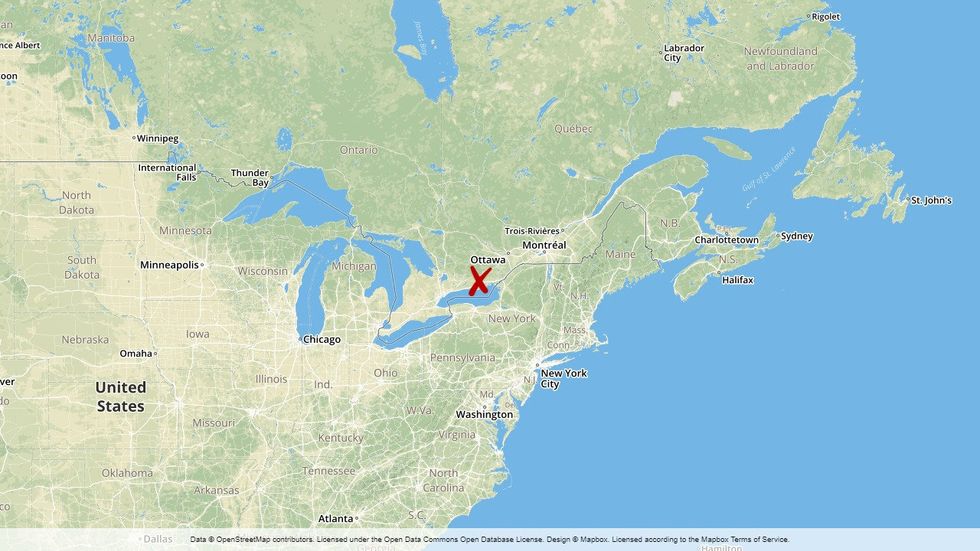 Flera människor har omkommit i en flygkrasch i Ontario i Kanada.