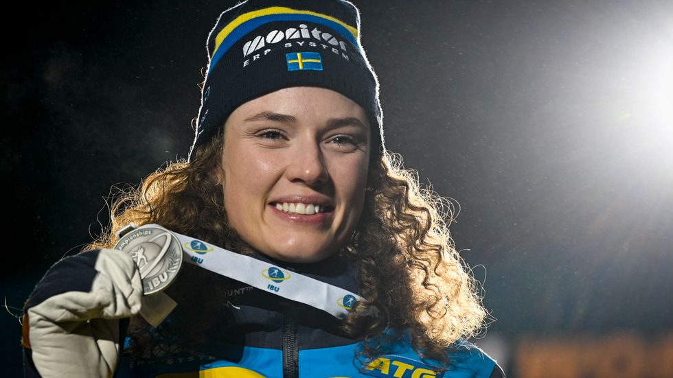 I lördags mottog Hanna Öberg VM-silvret för andraplatsen i sprint i Oberhof. Blir det en ny medalj i dag?
