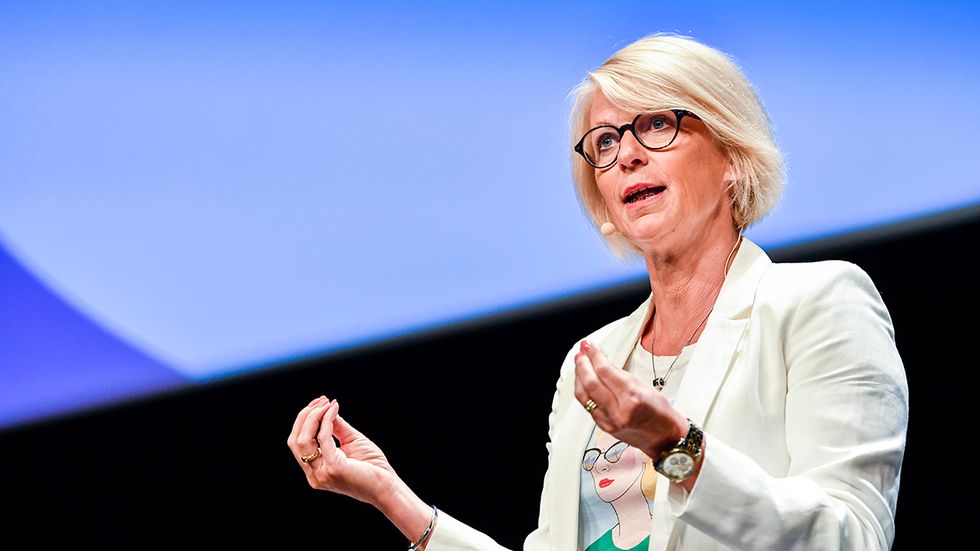 Elisabeth Svantesson (M) vill skrota det svenska enprocentmålet för biståndet. 