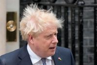Boris Johnson meddelar sin stundande avgång.