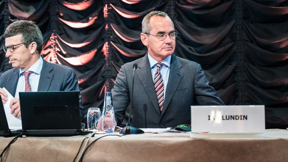 Alex Schneiter, vice vd, och Ian Lundin, vd, inför Lundin Petroleums bolagsstämma på Grand Hotel i Stockholm år 2017.