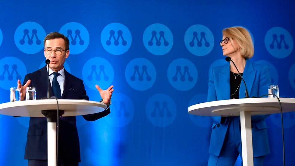 Statsminister Ulf Kristersson (M) och finansminister Elisabeth Svantesson (M) håller pressträff under Moderaternas Sverigemötet 2023 i Karlstad.