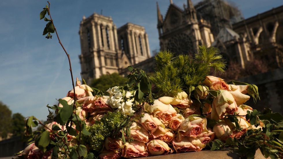 IOK donerar pengar till återuppbygganden av Notre-Dame.