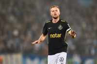 AIK:s lagkapten Sebastian Larsson under en match mot Malmö FF. Arkivbild.