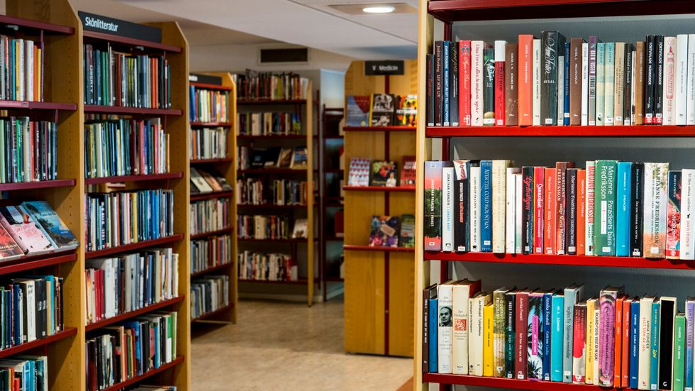 Biblioteket i Huskvarna måste göra sig av med tusentals böcker. Arkivbild