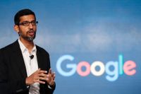 Google, med chefen Sundar Pichai, planerar att betala en miljard dollar på tre år för användningen av medieföretags nyheter. Arkivbild