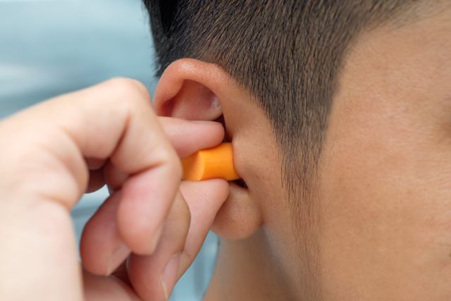 Öronproppar är en enkel lösning för att stänga ute ljud.