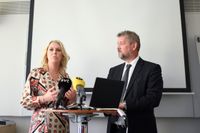 Jämställdhetsminister Lena Hallengren (S) och regeringens utredare Nils Öberg presenterar utredningen" Att bryta ett våldsamt beteende".