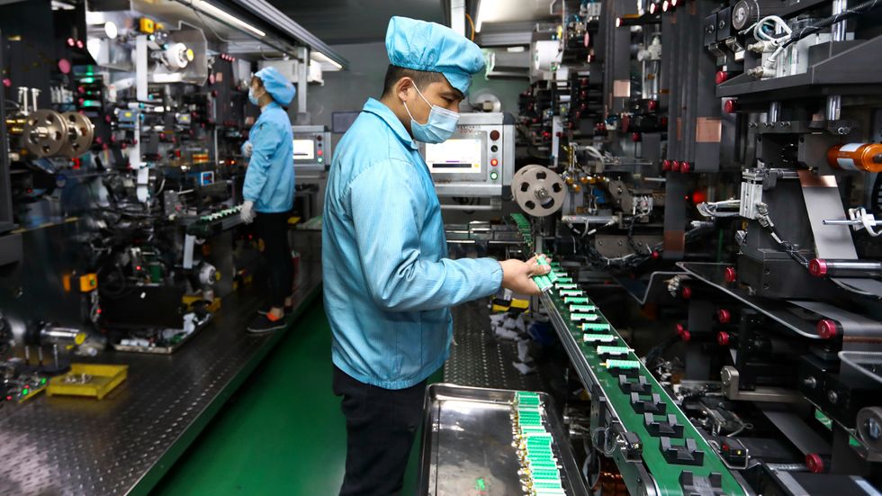 Litiumbatterier under tillverkning i kinesiska Anhuiprovinsen. Arkivbild.