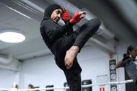 Zahra  Al-Mougrabi är svensk juniormästare i thaiboxning och tränar nästan sex dagar i veckan. 