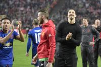 Uniteds Zlatan Ibrahimovic på gräset efter segern i onsdagens Europa League-final.