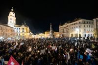 Protester mot Viktor Orbáns nya ”slavlagar”.