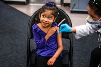 Elsa Estrada, 6, vaccineras i Kalifornien, USA. Arkivbild.